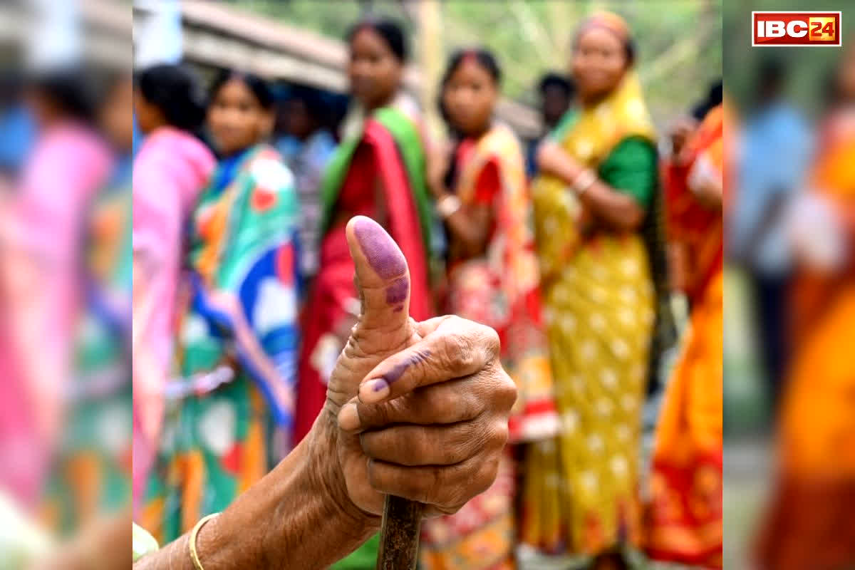 West Bengal Second Phase Voting: प. बंगाल में दूसरे चरण में भी बम्पर वोटिंग पर नहीं टूटा पहले फेज का रिकॉर्ड.. 92% से ज्यादा महिलाओं ने किया वोट, देखें ECI के आंकड़े
