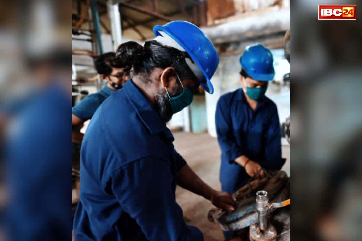 Workers Wages Hike News: इस राज्य सरकार ने की वेतन में करीब 35 फीसदी की बढ़ोतरी.. 10 लाख महिलाओं के खातों में पहुंची योजना की छठी क़िस्त