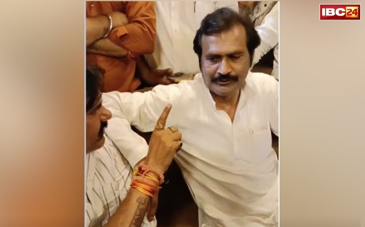 Bhind BJP Neta Viral Video: शादी में जाना भाजपा नेता को पड़ा महंगा, घेरकर ऐसी डिमांड करने लगे लोग, इतने घंटे तक चला हंगामा