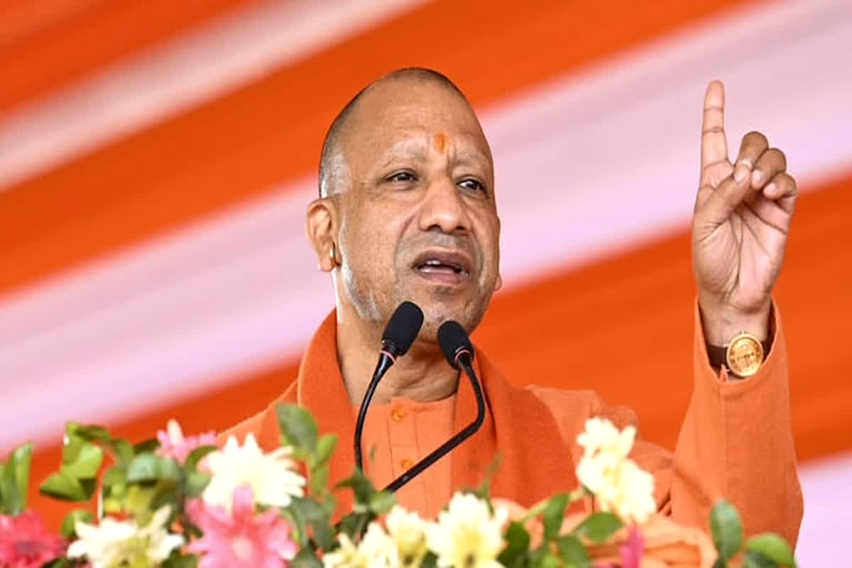 CM Yogi Adityanath News: अब रविंद्र नगर के नाम से जाना जाएगा मियांपुर, सीएम योगी ने मंच से किया ऐलान, खुशी से झूम उठे सभा में मौजूद लोग