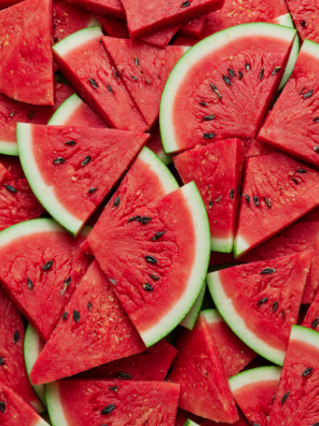 Watermelon Benefits: सिर्फ स्वाद ही नहीं… तरबूज के ये फायदे जानकर आप इसे खाने से खुद को रोक नहीं पाएंगे