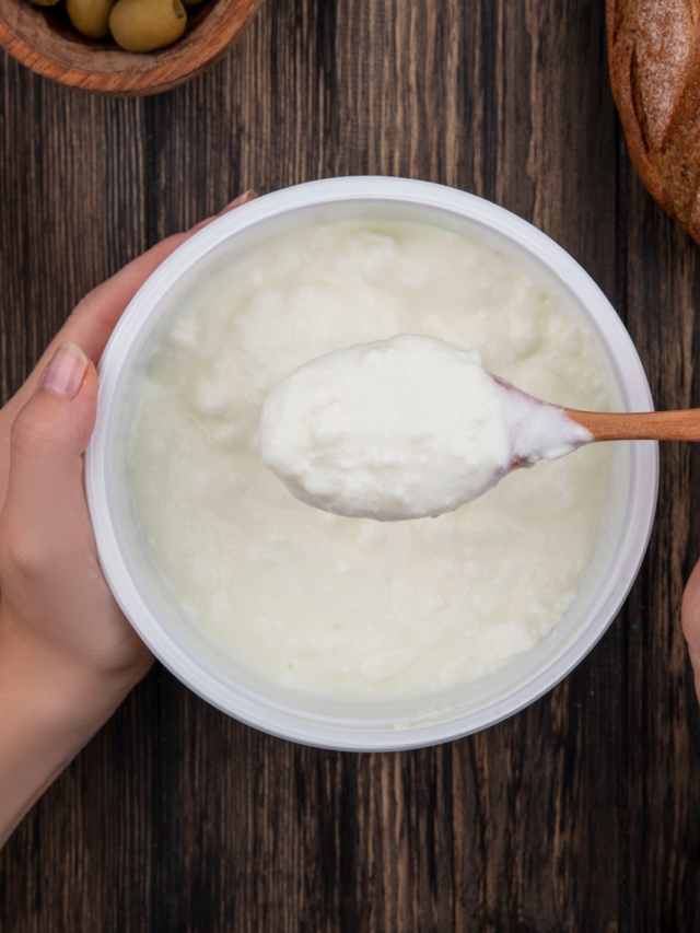 Curd Benefits in Summer: सिर्फ ठंडक ही नहीं, सेहत का खजाना है दही! गर्मियों में रोज खाने से मिलते हैं ये बड़े फायदे