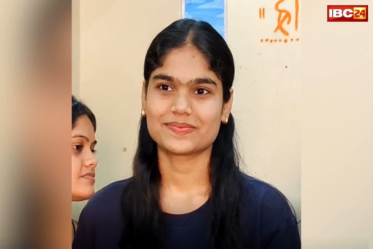CGBSE Class 12th Result: 10वीं में चूक गई थी, लेकिन 12वीं में कर दिखाया कमाल! इतने पर्सेंट लाकर खुशबू ने मेरिट में बनाई जगह, अब ये बनने का सपना