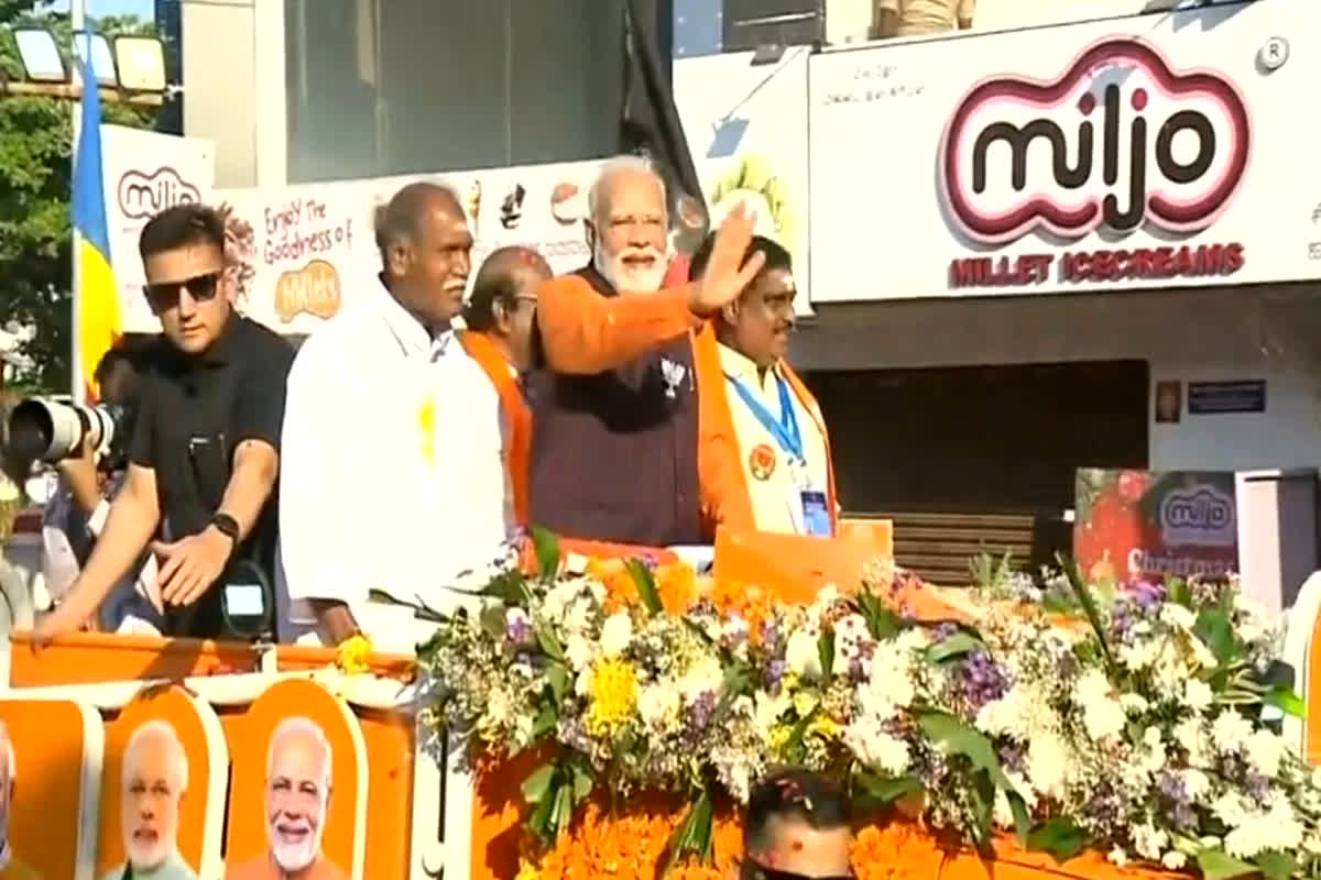 शह मात The Big Debate: चुनावी रथ पर रार… ‘फंडिंग’ पर आर-पार! छत्तीसगढ़ नंबर वाली गाड़ी पर शुरू हुई सियासत, क्या सियासी स्टंट है विपक्ष का सवाल?