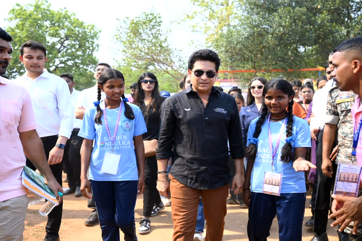 Sachin Tendulkar Bastar Visit: क्रिकेट के भगवान को अपने बीच पाकर गदगद हुए बस्तर के खिलाड़ी, सीएम साय बोले- यह बदलाव की मजबूत नींव