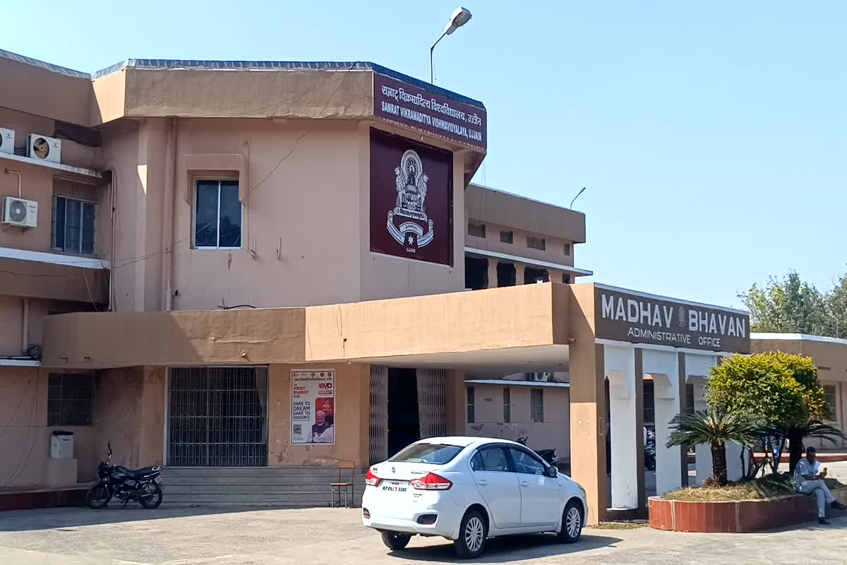 शह मात The Big Debate: ‘टेंपल मैनेजमेंट’ पर एतराज, विपक्ष क्यों नाराज? मुस्लिमों ने की मस्जिद में कोर्स की मांग, क्या अब हिंदू-मुस्लिम एंगल से देखा जाएगा MBA कोर्स?