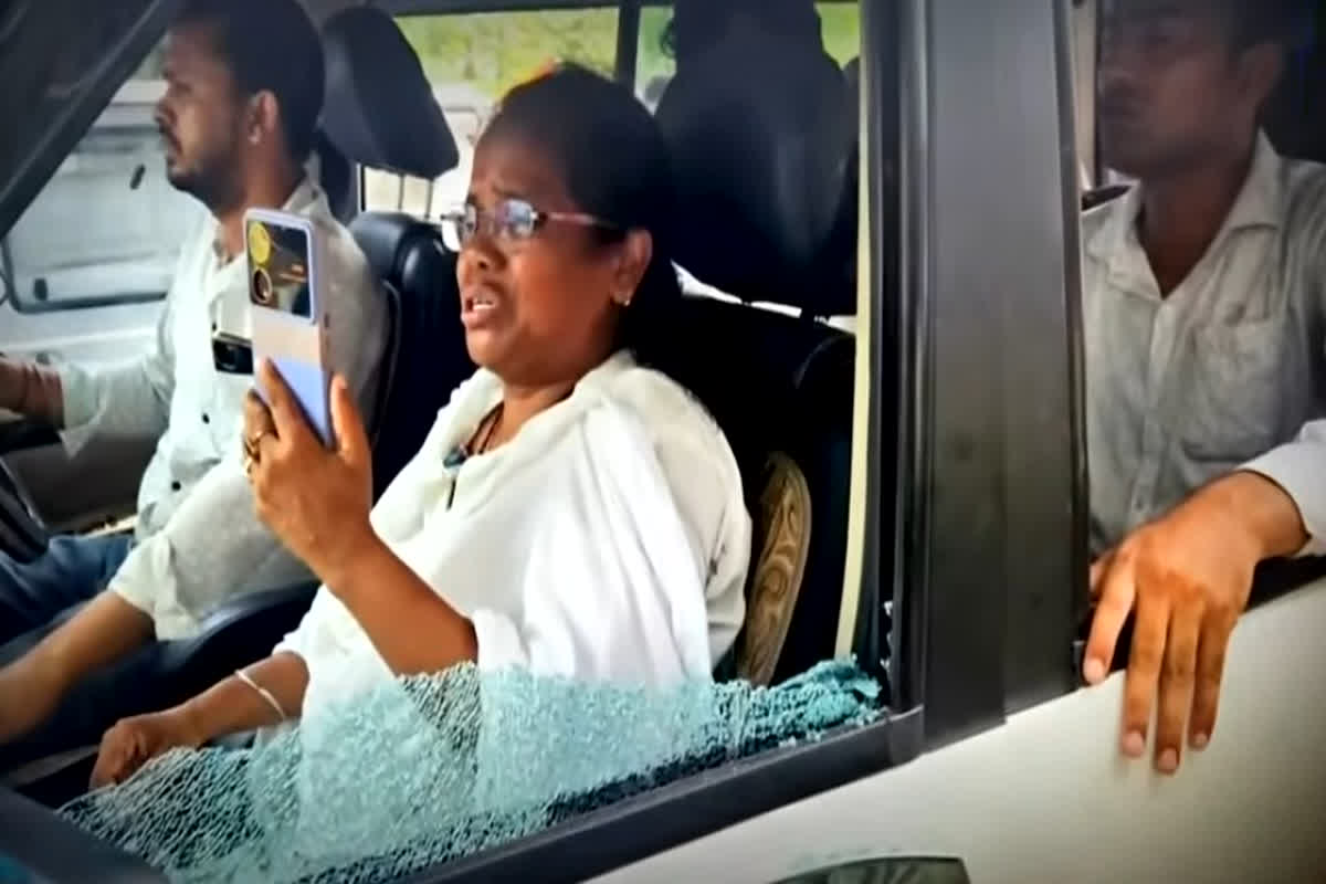 Vande Bharat : बंगाल का ‘रण’.. खेला होबे या ‘खेला ख़त्म’! मिताली बाग पर हमले से भड़की TMC, इधर मोदी ने भी भरी हुंकार, आखिर किसे साथ देगी बंगाल की जनता ?