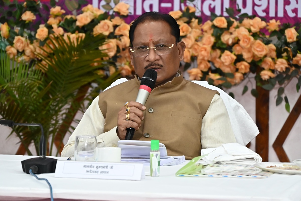 CG News: लापरवाही पर सहायक आयुक्त सस्पेंड, बोर्ड रिजल्ट पर अफसरों की लगाई क्लास, इस जिले में सीएम साय का दिखा ‘नायक अवतार’, कहा- चाक-चौबंद रखें व्यवस्था