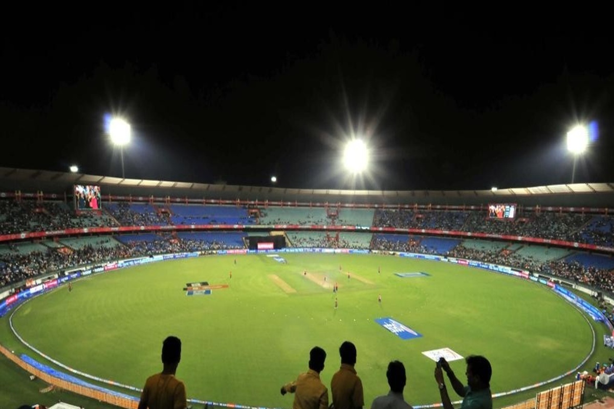 Raipur Stadium Overpriced Food: स्टेडियम में दर्शकों को महंगाई की मार! इतने रुपए में बिकी पानी की बोतल और कोल्ड ड्रिंक, सिविल सोसायटी ने वित्त मंत्री को लिखा पत्र