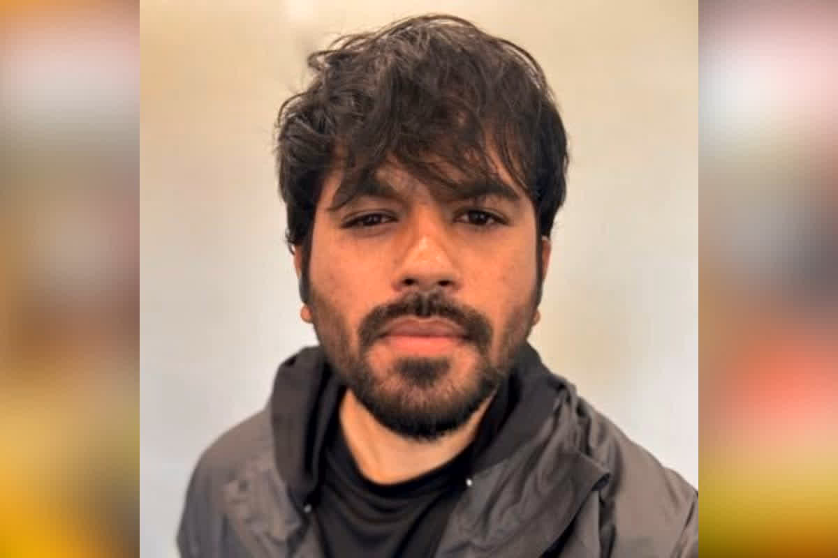 Abhijeet Dipke death Threat WhatsApp : “अमेरिका में भी मरवा सकते हैं…”कॉकरोच जनता पार्टी के फाउंडर को मिली जान से मारने की धमकी, वाट्सऐप चैट लीक होने से मचा हड़कंप