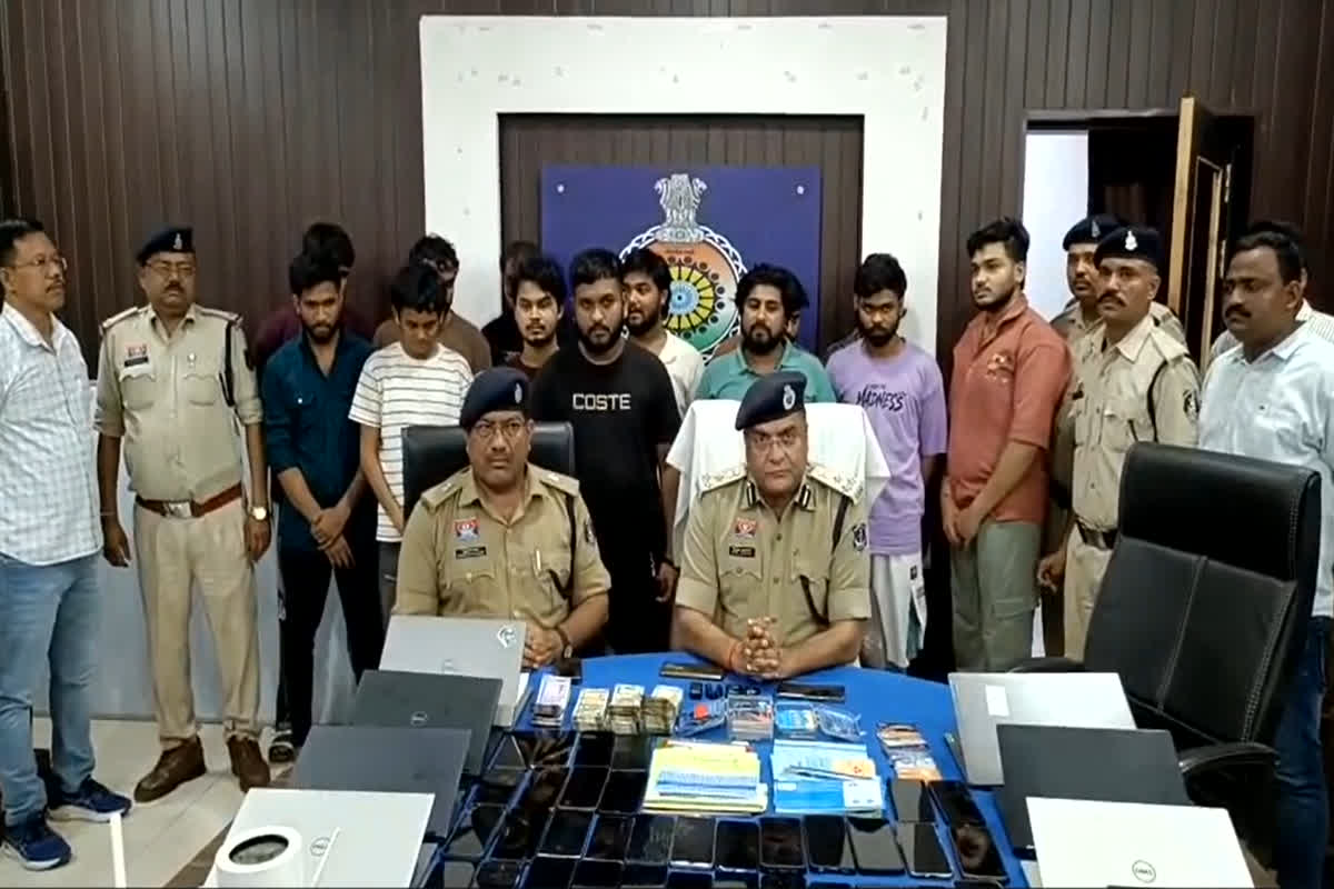 IPL Betting Racket Busted: पुलिस ने आईपीएल सट्‌टा पैनल का किया भंडाफोड़, 13 आरोपियों को किया गिरफ्तार, सामने आया इतने करोड़ का ट्रांजेक्शन