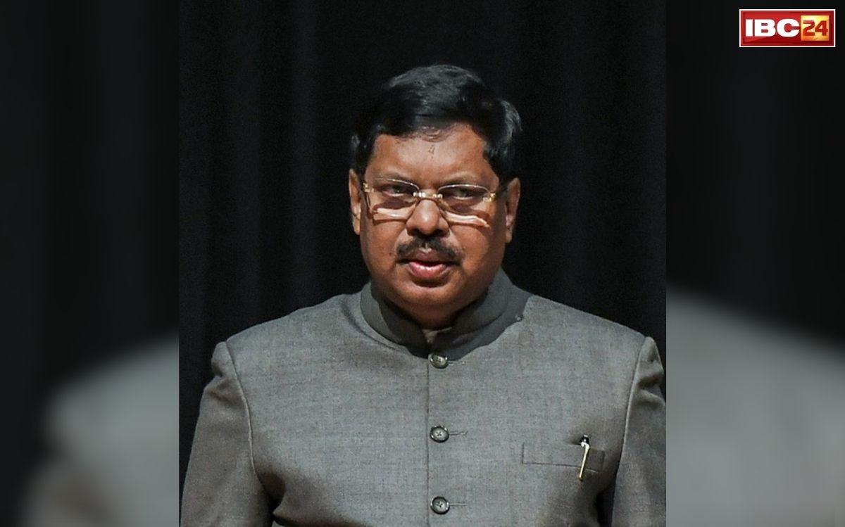 B.R. Gavai Interview: बेरोजगारों को ‘कॉकरोच’ कहे जाने वाले विवाद पर बोले पूर्व CJI बीआर गवई, जस्टिस सूर्यकांत की टिप्पणी पर कहा-शब्द निकल जाते हैं, सोशल मीडिया को लेकर भी कही ये बात