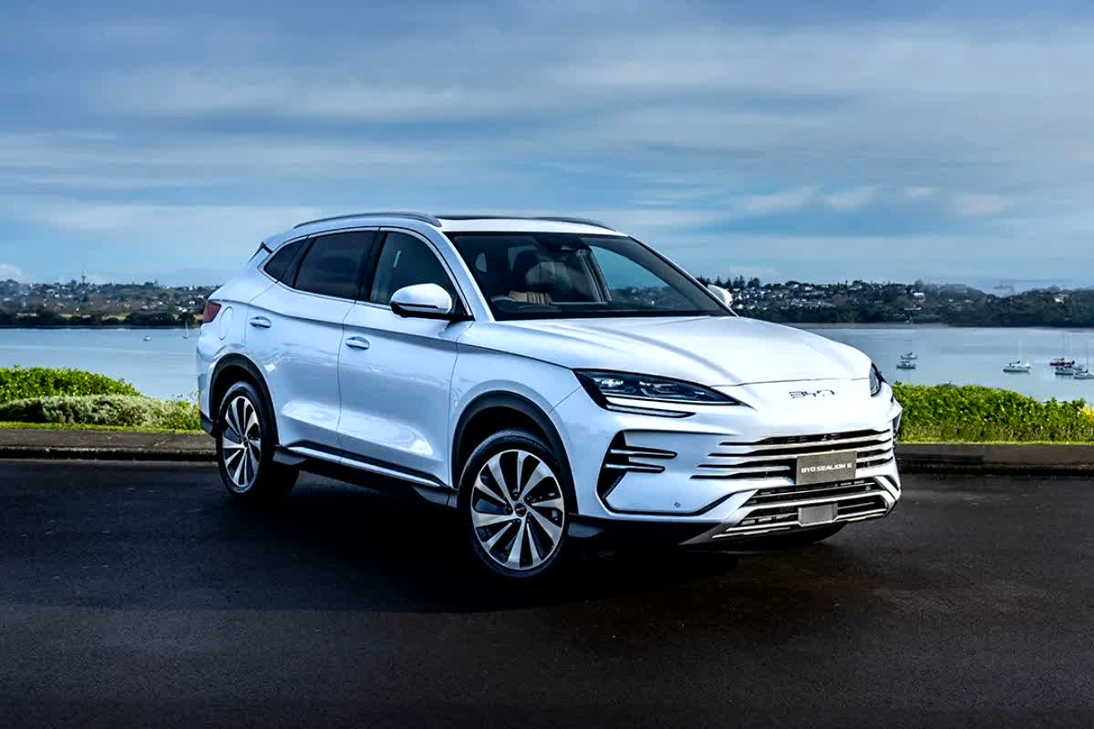 BYD Sealion 6: एक बार टैंक फुल और लंबा सफर तय! BYD ला रही है हाइब्रिड SUV, जो 1000 KM से ज्यादा चलकर तोड़ेगी सभी रिकॉर्ड, जानें इसकी खूबियां