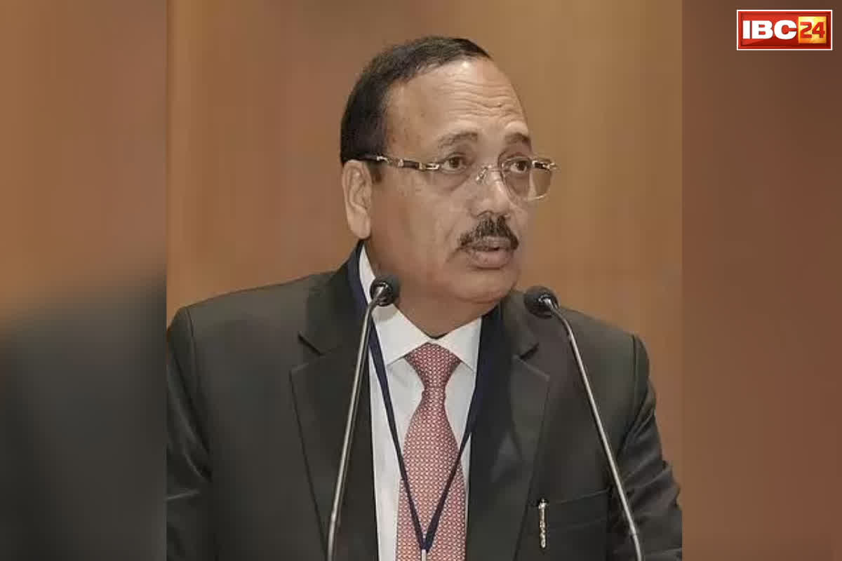 CJI Cockroach Remark Controversy: ‘मेरी बातों को तोड़ा-मरोड़ा गया’, युवाओं के कॉकरोच कहने पर घिरे CJI, अब दी सफाई, बताया-किसे लेकर दिया था बयान