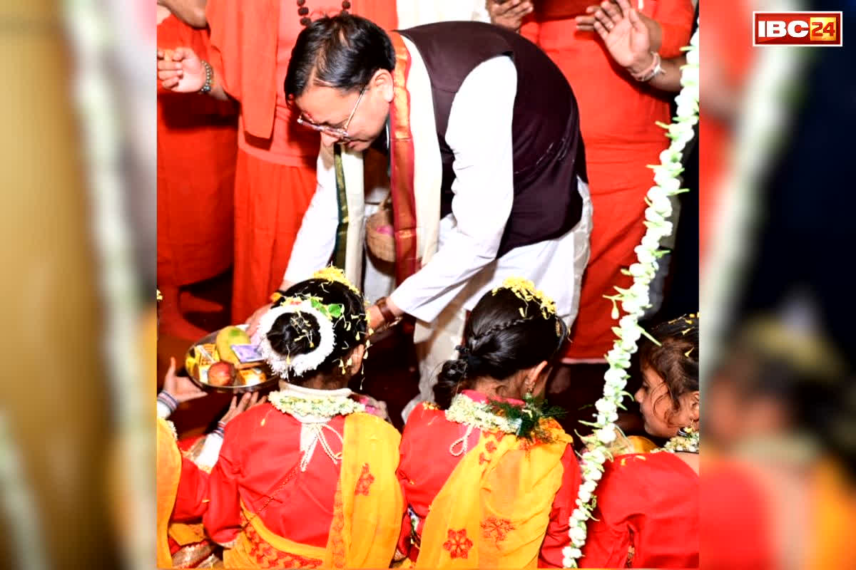 CM Pushkar Singh Dhami News: सीएम धामी ने लिया श्री पीठ स्थापना महोत्सव में हिस्सा.. की 1100 कन्याओं की विधिवत पूजा-अर्चना, बुद्ध के विचारों से कराया अवगत