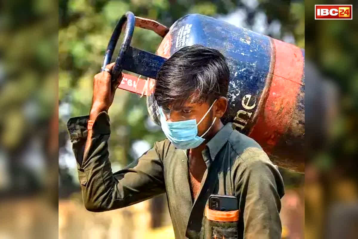Reactions on LPG Price Hike: एलपीजी की कीमतें बढ़ते ही मोदी सरकार पर चौतरफा हमला.. राहुल गांधी ने लिखा, ‘पहला वार गैस पर, अगला वार पेट्रोल-डीज़ल पर’.. अखिलेश ने भी साधा निशाना