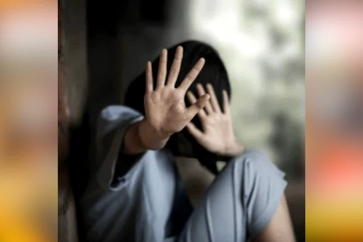 Lucknow hospital OT Rape Case : इलाज के नाम पर डॉक्टर ने की मर्यादा तार-तार! इंजेक्शन देकर पीड़िता को किया बेसुध, रोते हुए बाहर निकली छात्रा तो खुला खौफनाक राज