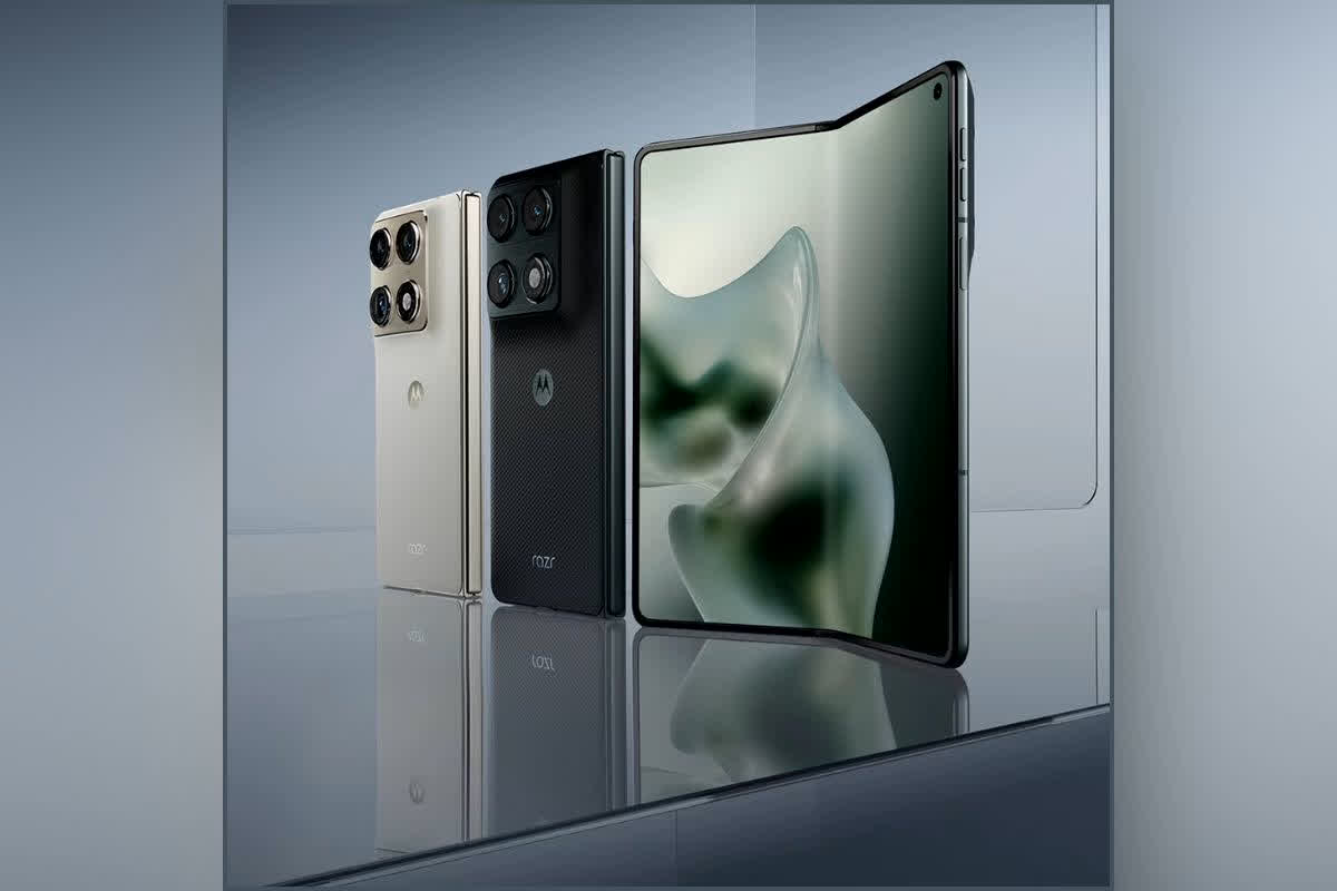 Motorola Razr Fold Launch Date: लो आ गई वो तारीख! Motorola का ये धांसू फोल्डेबल 5G फोन इस दिन करेगा धमाका, फीचर्स देख आप भी हो जाएंगे फैन!