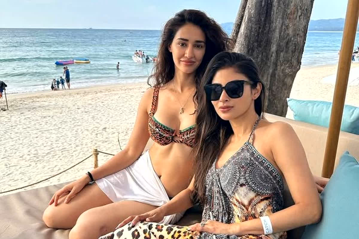 Mouni Roy Misses Disha Patani: तलाक के बाद Mouni Roy का इमोशनल मोड़! दिशा पाटनी से जुड़ी एक फोटो ने क्यों मचा दी हलचल, आखिर क्यों पोस्ट डालते ही हटानी पड़ी तस्वीर?