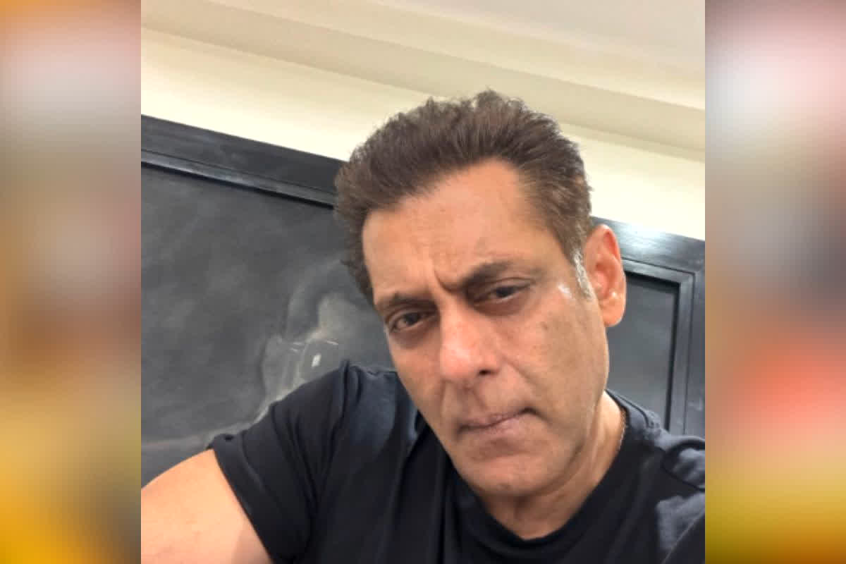 Salman Khan Angry on Paparazzi : पैपराजी पर भड़के सलमान खान! देर रात अस्पताल के बाहर जमकर लगाई फटकार, बैक-टू-बैक 4 पोस्ट करके दी खौफनाक चेतावनी