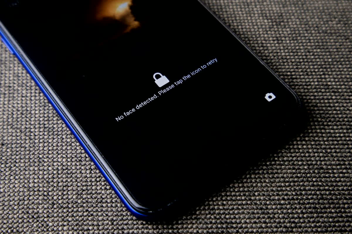 Smartphone Lock Tricks: ये ट्रिक जानकर आपका दिमाग घूम जाएगा! बिना एक भी बटन दबाए, सिर्फ स्क्रीन छूते ही चुटकियों में लॉक होगा फोन!