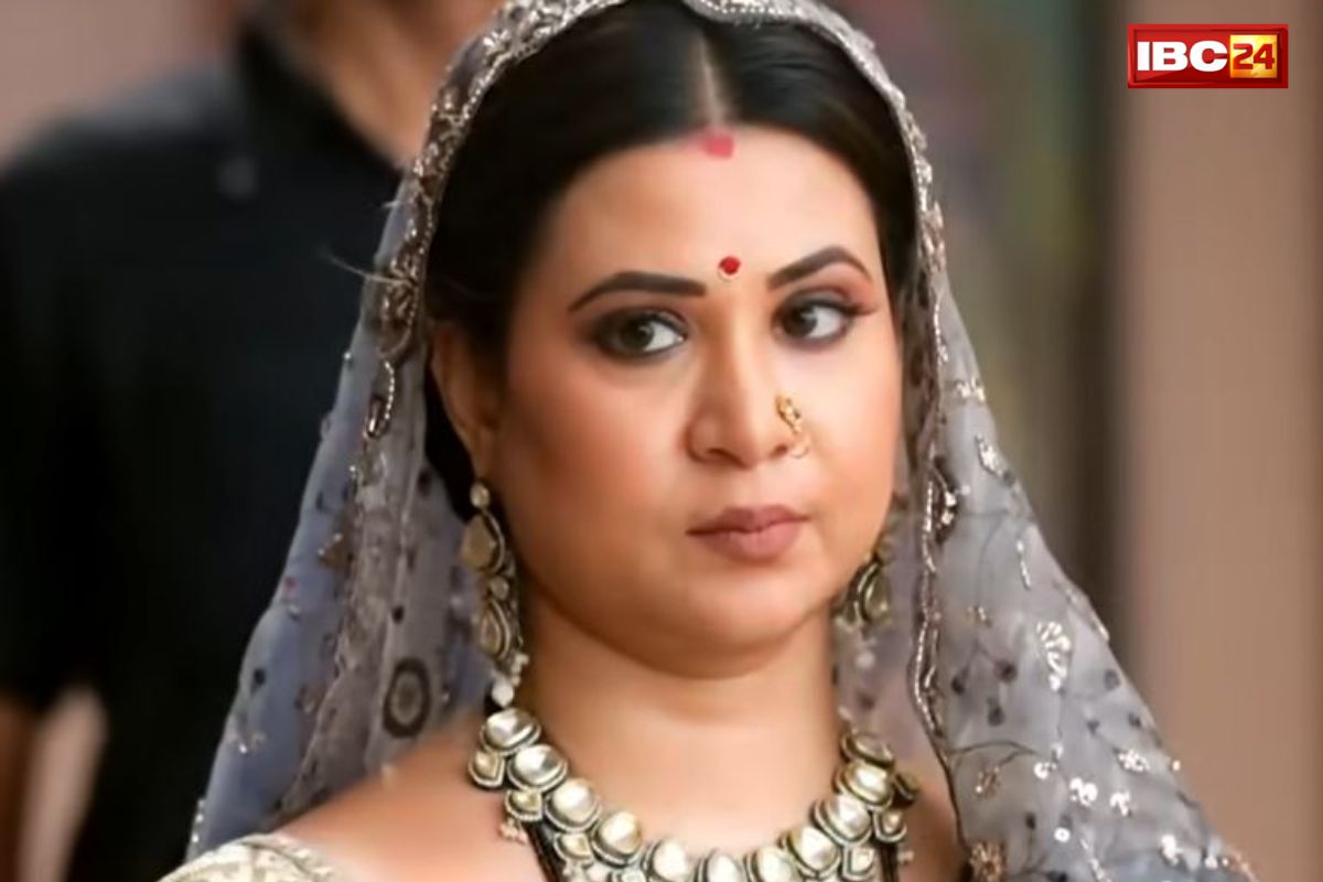 Vasudha Upcoming Twist: वसुधा की पहली कमाई का हुआ अपमान! टूटा वसुधा का दिल, क्या चंद्रिका का खौफनाक डर छीन लेगा, वसुधा से बहू होने का अधिकार?