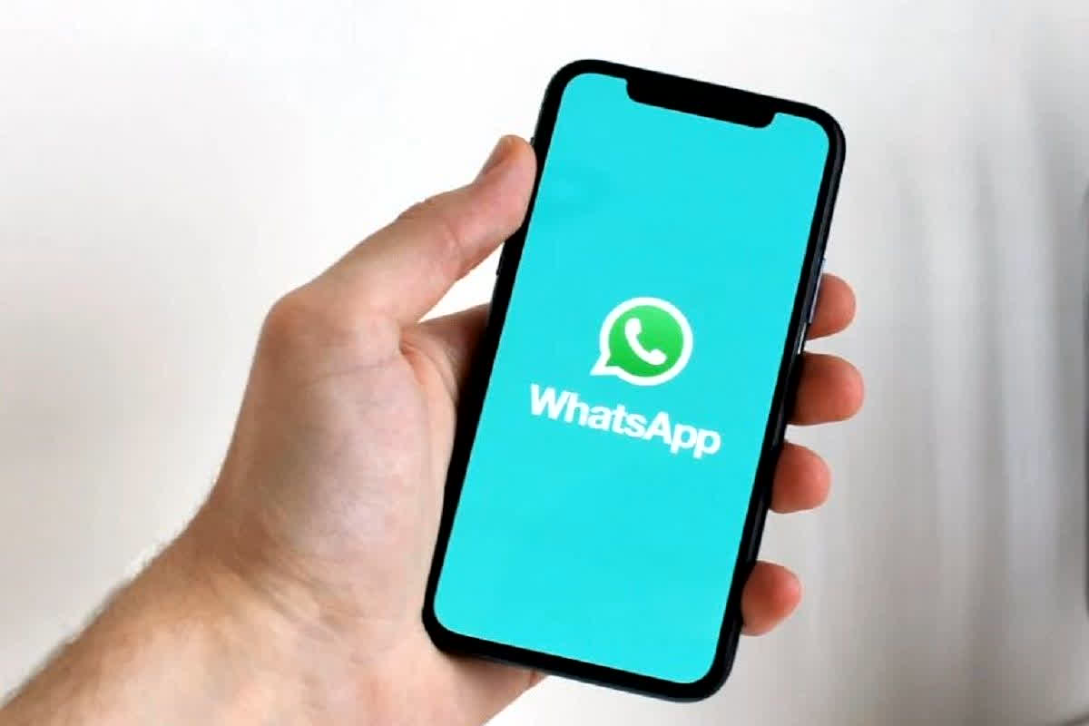 WhatsApp Privacy Features: क्या आप अनजान लोगों के मैसेज से तंग आ गए हैं? WhatsApp का ये छोटा सा फीचर ऑन करते ही मिलेगा तुरंत छुटकारा