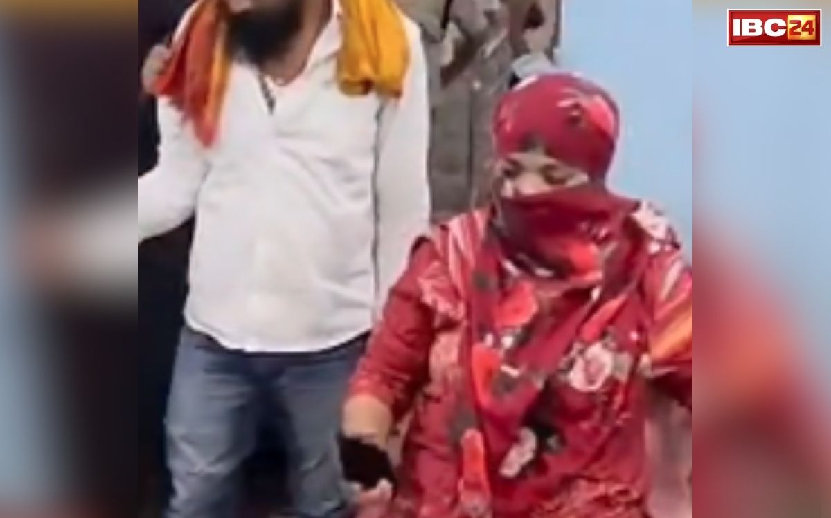Bilaspur Cow Meat News: गौ मांस तस्करी के आरोप में पकड़ी गईं दो महिलाएं, बेहद शातिर तरीके से कर रही थीं पूरा खेल, वीडियो देखकर उड़ जाएंगे होश
