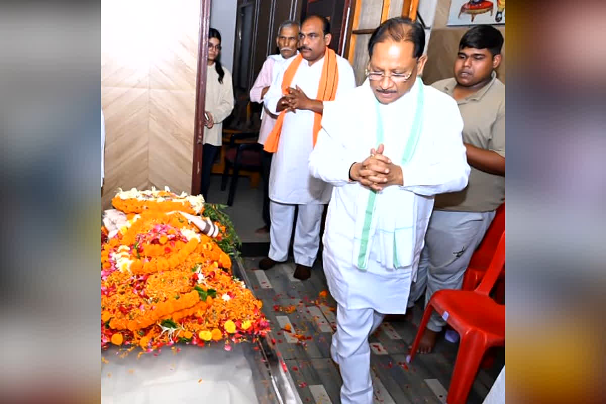 Roop Narayan Sinha Passes Away : ‘वो हमारे मार्गदर्शक थे…’ ,दिग्गज नेता के निधन पर भावुक हुए सीएम साय ,कई बड़े नेताओं की आँखें नम