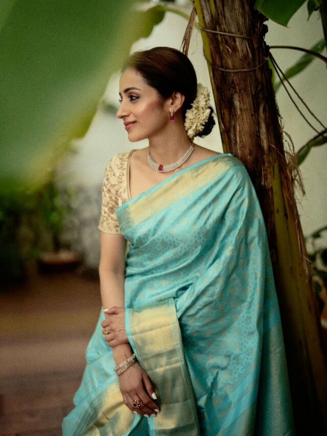 Trisha Krishnan: ब्लू साड़ी में तृषा कृष्णन का कातिलाना अंदाज, तस्वीरें देख फैंस हुए फिदा!