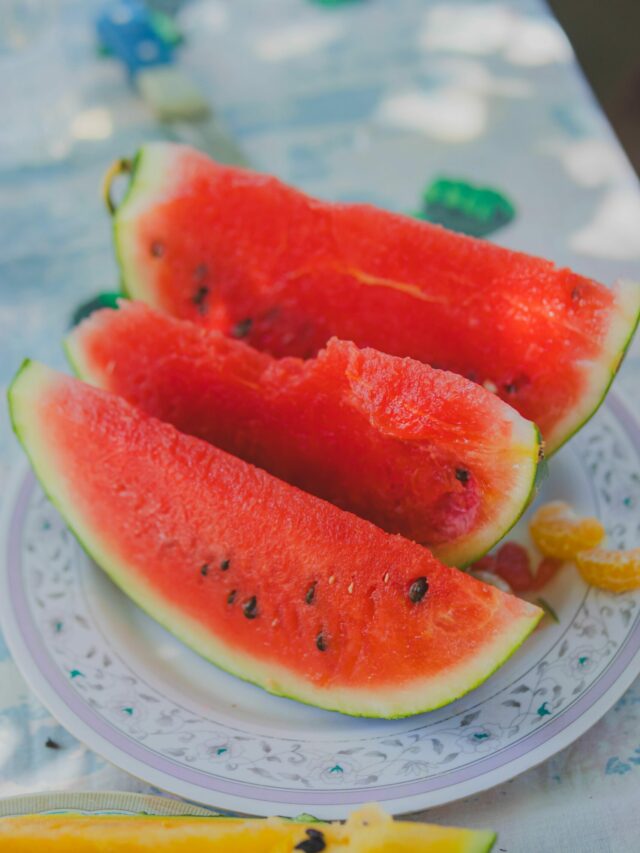 Watermelon Benefits: दिल के लिए वरदान है तरबूज, नियमित सेवन से ऐसे सुधरती है डाइट क्वालिटी