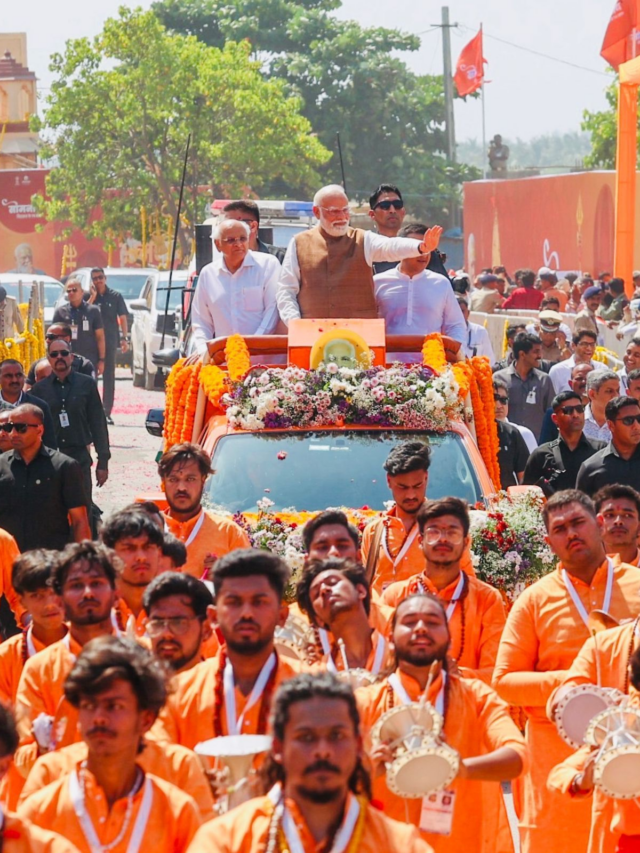 PM Modi Somnath Visit: सोमनाथ मंदिर के 75वें प्राण-प्रतिष्ठा समारोह में शामिल हुए पीएम मोदी, इस खास तरीके से हुआ प्रधानमंत्री का स्वागत, आप भी देखें तस्वीरें