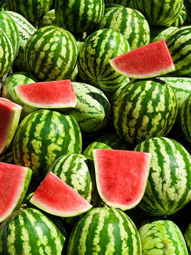 Health Benefits of Watermelon: ये फल गर्मी में होने वाली कई बीमारियों से करता है हमारी रक्षा, जानें इसके अनोखे फायदे