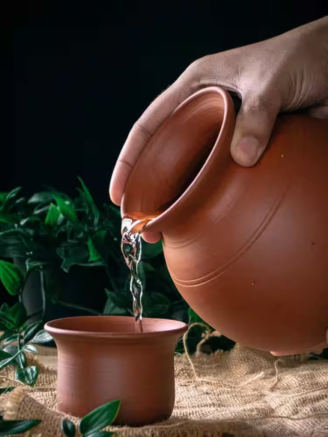 Matka Water Benefits: गर्मियों में क्यों पीना चाहिए मटके का पानी? जानिए इसके जबरदस्त फायदे