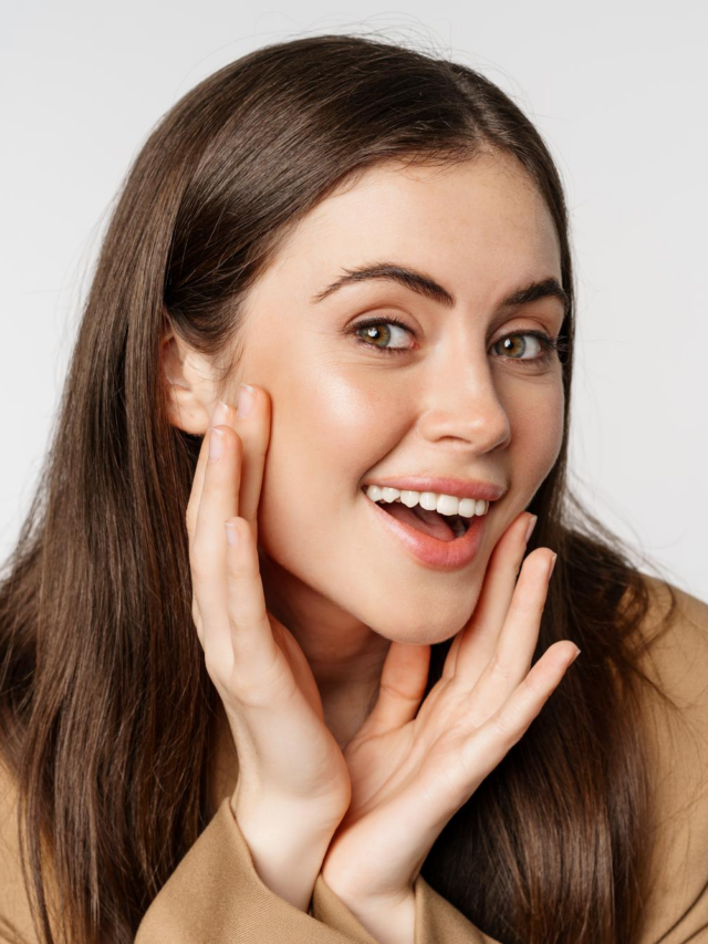 Glowing Skin Home Remedies: ब्यूटी पार्लर की जरूरत खत्म? ये आसान घरेलू फेस पैक बना सकते हैं आपकी स्किन को नेचुरली चमकदार