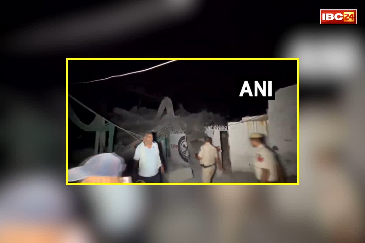 Delhi Building Collapse News: राजधानी में गिरी पांच मंजिला इमारत, कई लोगों के फंसे होने की खबर, रेस्क्यू टीम ने शुरू किया बचाव कार्य