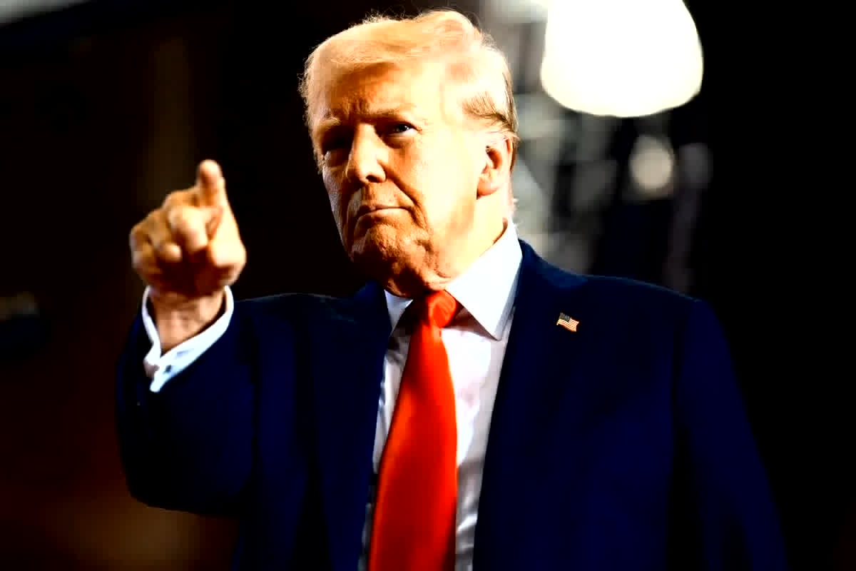 Donald Trump On Iran : डोनाल्ड ट्रंप ने ईरानी शासन को बताया क्रूर,बोले -‘ईरान को बचाने की कर रहा कोशिश’, बताया क्यों अमेरिका कर रहा उन्हें तबाह