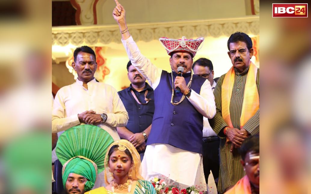 Malwa Utsav Indore: मालवा उत्सव के रजत जयंती समारोह में शामिल हुए सीएम मोहन यादव, किया ये बड़ा ऐलान, कहा-मेला आत्मीयता और सांस्कृतिक एकता का मंच
