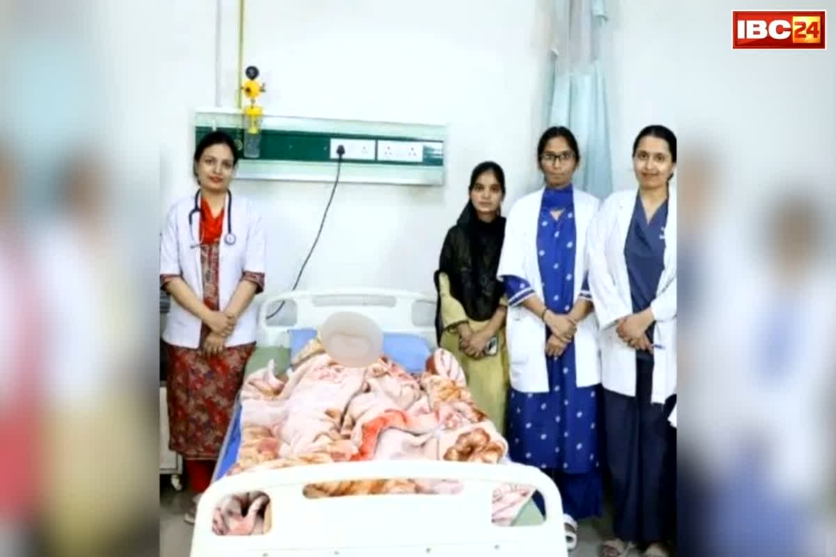 Moradabad Hospital News: अस्पताल में हुआ अनोखा प्रसव, महिला ने 5 दिन के अंतराल में दिया 4 बच्चों को जन्म, डॉक्टर ने जो-जो बताया…