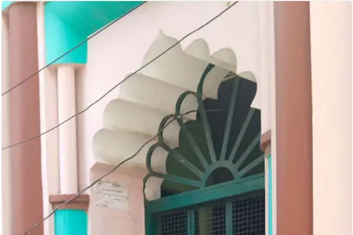 Meerut Illegal Mosque: इस जिले में थाने की जमीन पर बना दिया मस्जिद! पुलिस ने इमाम को थमाया नोटिस, जवाब न मिला तो चलेगा बुल्डोजर