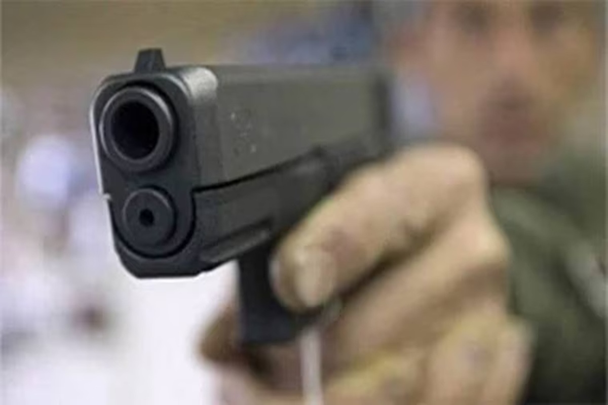 UP Crime News: यहां के पूर्व विधायक के बेटे ने पहले पत्नी को मारी गोली, फिर खुद भी कर ली खुदकुशी, वजह जानकर रह जाएंगे दंग