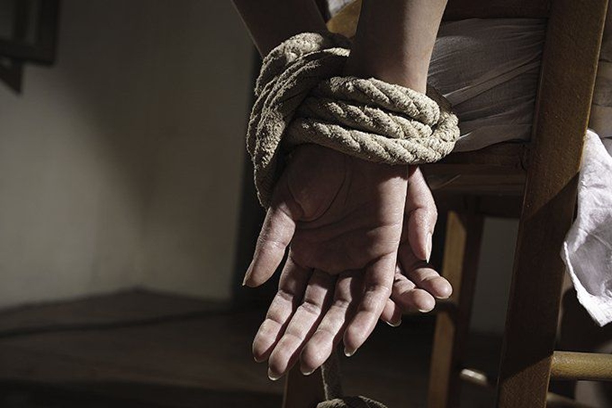 Raipur Kidnapping News: राजधानी के इस इलाके में नानी के घर से लौट रही युवती का अपहरण, घर में बंधक बनाकर खाट के नीचे छिपाया, ऐसे हुआ पूरे मामले का खुलासा