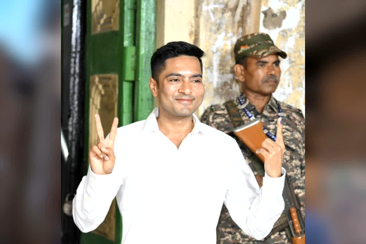 Abhishek Banerjee Suspended : पार्टी के भीतर सबसे बड़ा तख्तापलट! ममता बनर्जी को अध्यक्ष पद से हटाया, अभिषेक बनर्जी सस्पेंड, इस बागी गुट ने खुद को बताया ‘असली TMC’