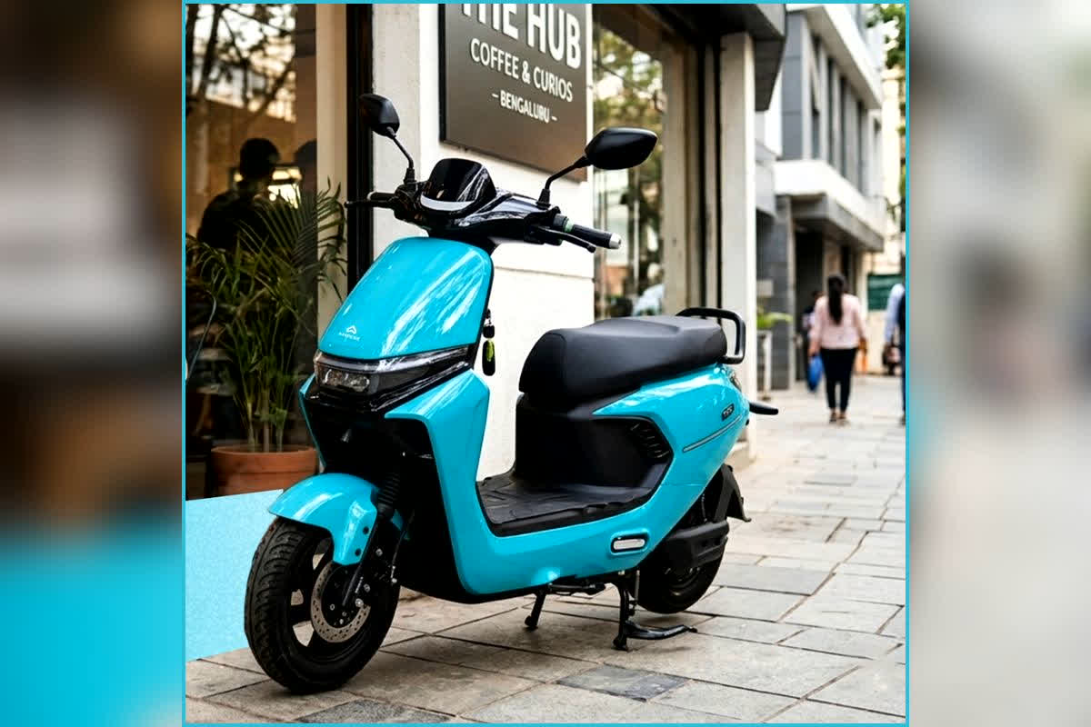 Ampere New Scooter: सिंगल चार्ज में लंबी रेंज और कीमत भी हैरान करने वाली! Ampere ने लॉन्च किया ऐसा इलेक्ट्रिक स्कूटर कि ग्राहक खुद खींचे चले आएंगे!