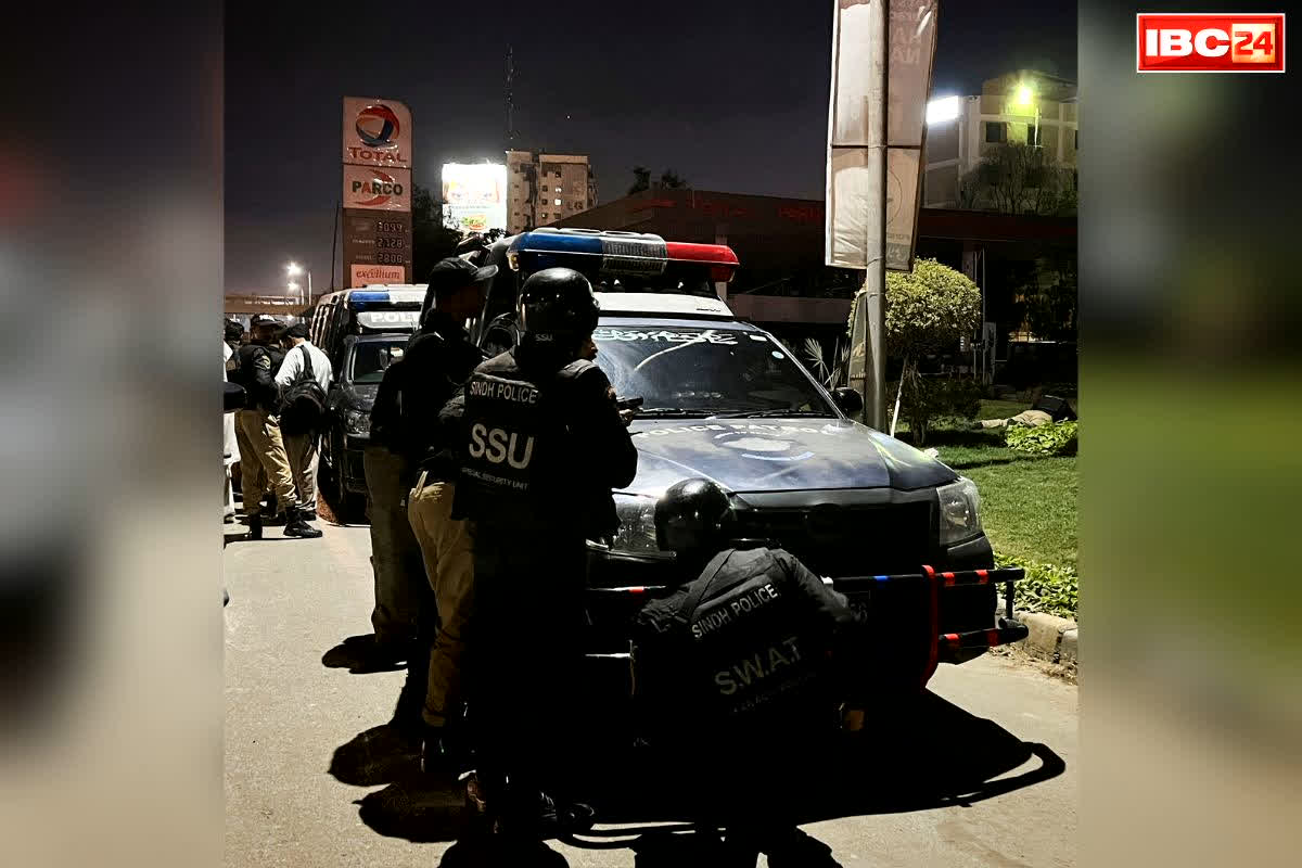Sindh Rangers Headquarters Attack: पाकिस्तान के कराची में भीषण आत्मघाती हमला.. इस संगठन के हेडक्वार्टर को बनाया गया निशाना, जानें कितनों की हुई मौत