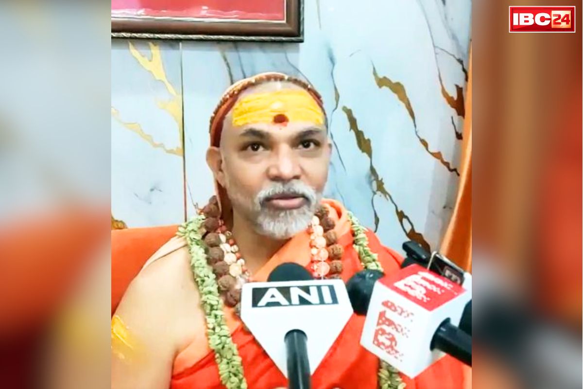 Avimukteshwaranand on Cow slaughter: “14 साल तक माँ जी और फिर सब्जी-भाजी”.. आखिर किस बात को लेकर CM सुवेंदु अधिकारी पर बुरे तरह भड़के अविमुक्तेश्वरानंद?.. देखें वीडियो