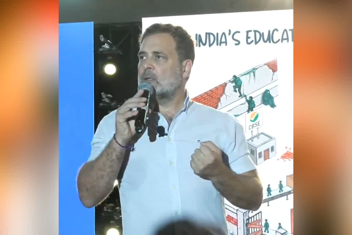 Chhatron Ki Goonj Campaign : पेपर लीक और महंगी फीस के खिलाफ राहुल गांधी का बड़ा अभियान! छात्रों से कहा- आपका एक साइन बदल सकता है व्यवस्था