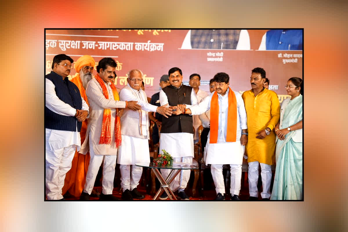 Indore Ujjain Greenfield Expressway : इस ग्रीनफील्ड फोर-लेन सड़क से MP को होगा तगड़ा फायदा, सीएम डॉ. यादव और केंद्रीय मंत्री खट्टर ने किया भूमि-पूजन, प्रदेश में इतने नए पीएम आवासों का भी होगा निर्माण