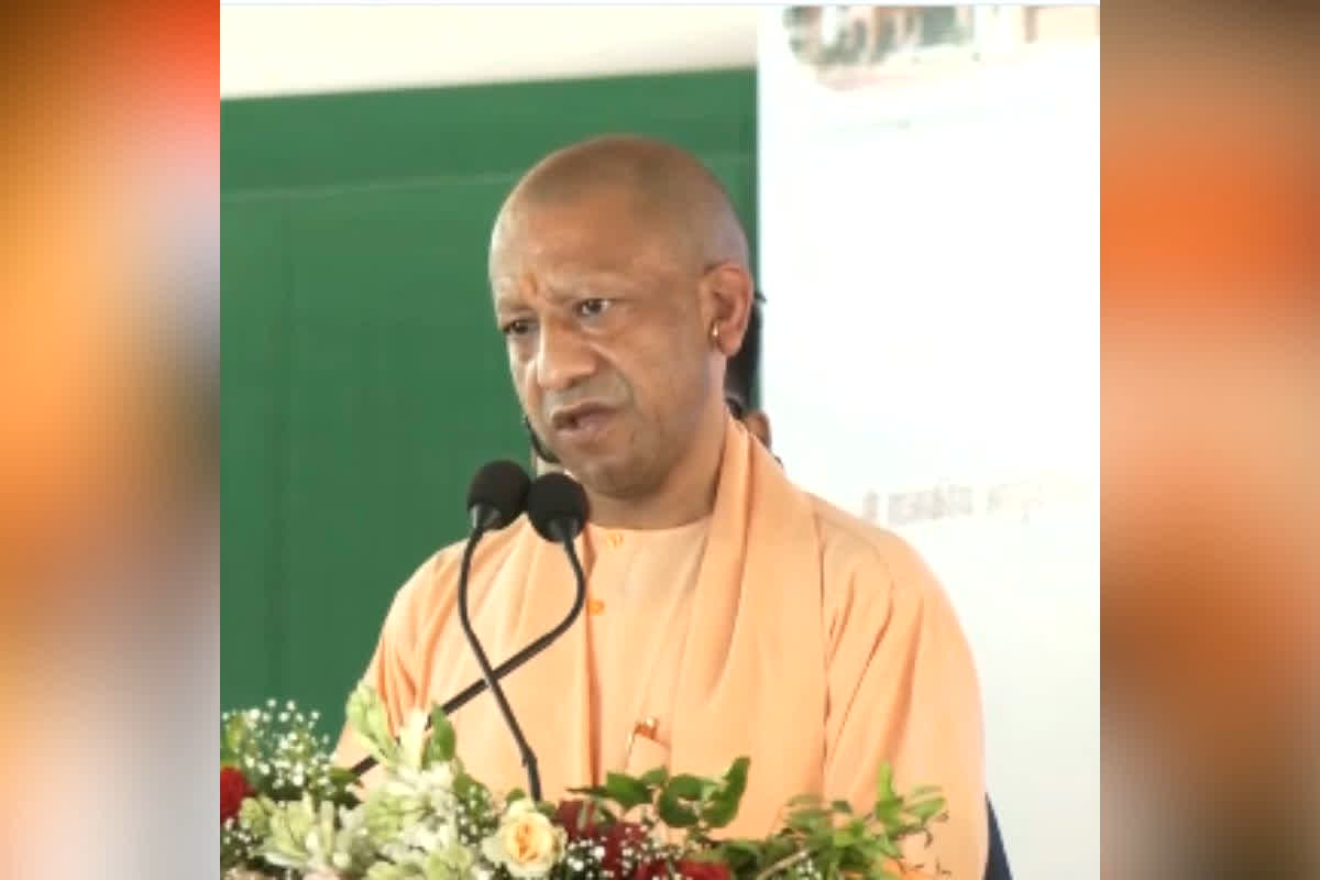 CM Yogi Adityanath Ayodhya Visit : “अब रामभक्तों पर कोई नहीं चला सकता लाठी-गोली!”अयोध्या में गरजे सीएम योगी, विरोधियों पर साधा बड़ा निशाना