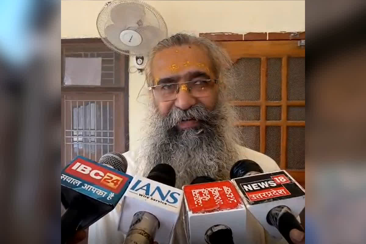 Champat Rai Resignation News Denied : क्या चंपत राय और अनिल मिश्रा ने नहीं दिया इस्तीफा? महंत दिनेंद्र दास के इस बड़े बयान से राम मंदिर चंदा विवाद में आया नया मोड़